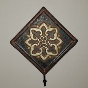 👌Metal hook with flower design